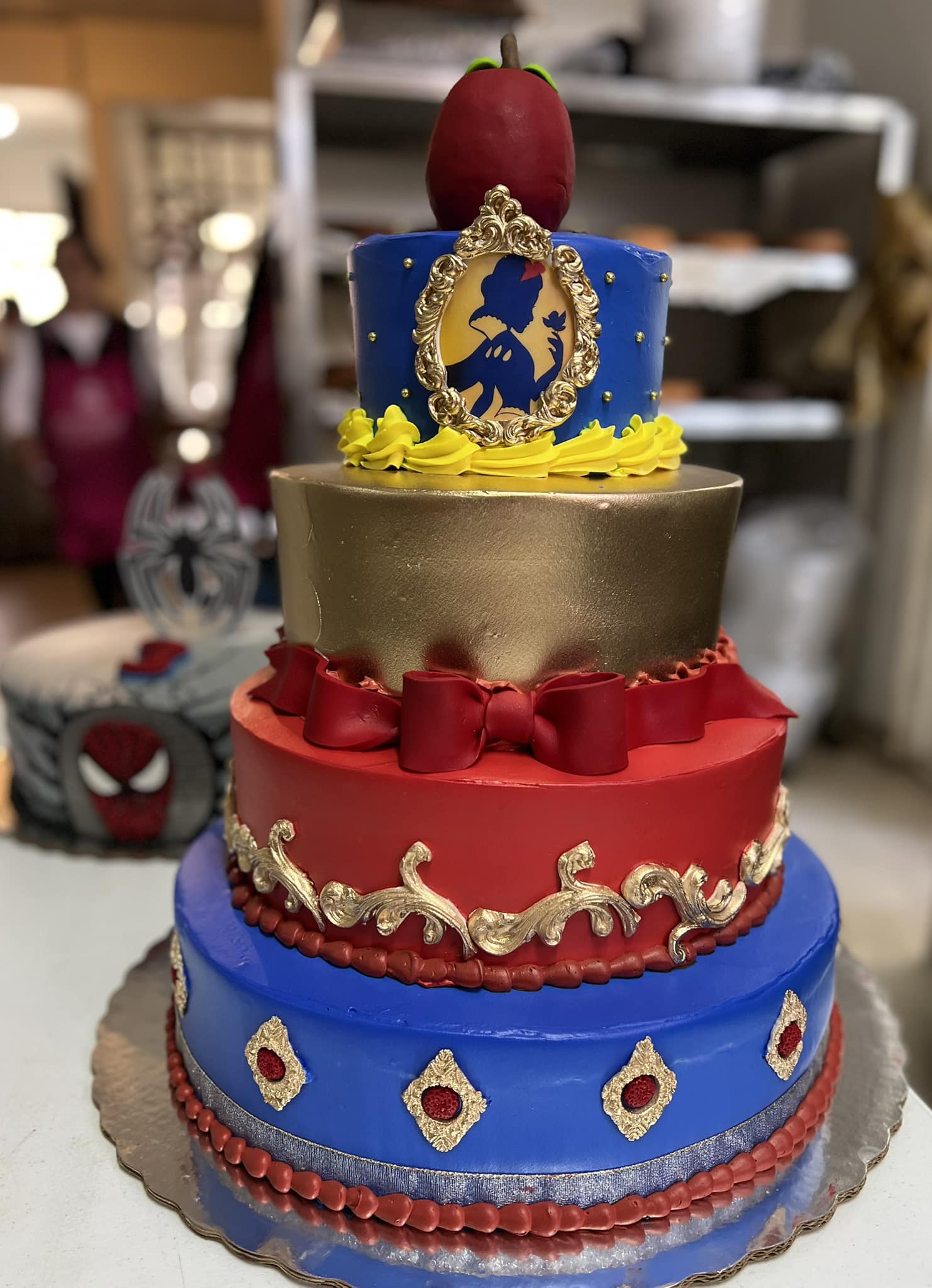 PERSONAS: 150/200
SABORES:
- NARANJA
- PIÑA
- VAINILLA C/CHOCO
- NUEZ C/CHOCO
- PIÑA CON NUEZ