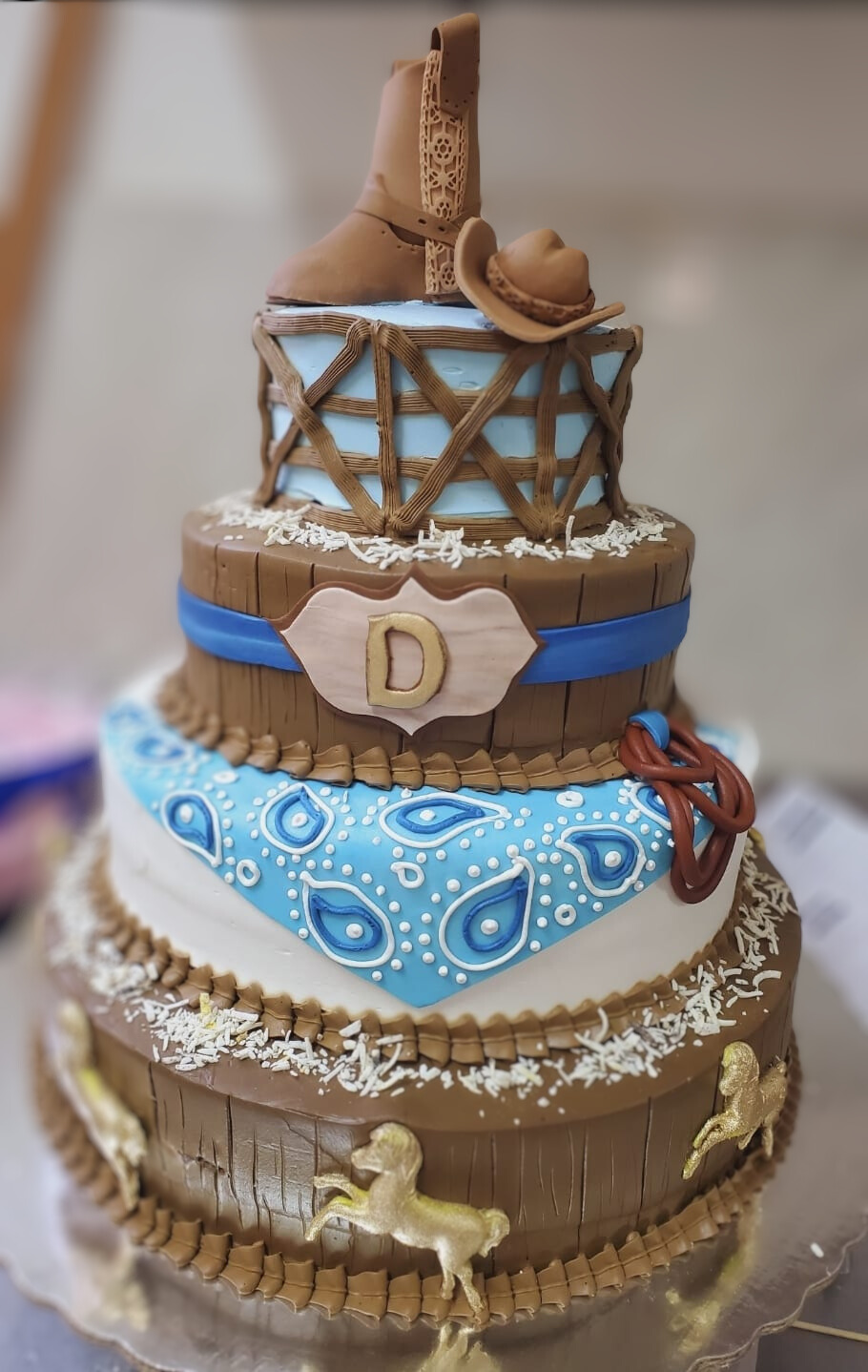 PERSONAS: 150/200
SABORES:
- NARANJA
- PIÑA
- VAINILLA C/CHOCO
- NUEZ C/CHOCO
- PIÑA CON NUEZ